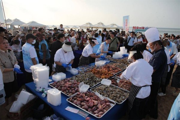 正规的配资平台 “鲜宴四海”威海海鲜嘉年华惊艳亮相 市民游客过足瘾